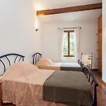 Hirondelle - A Beautiful In The Heart Of The Cathar Country كابيستانج