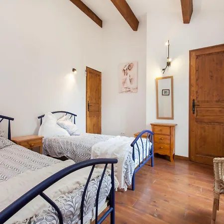 Hirondelle - A Beautiful In The Heart Of The Cathar Country *