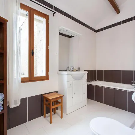 Hirondelle - A Beautiful In The Heart Of The Cathar Country * Capestang