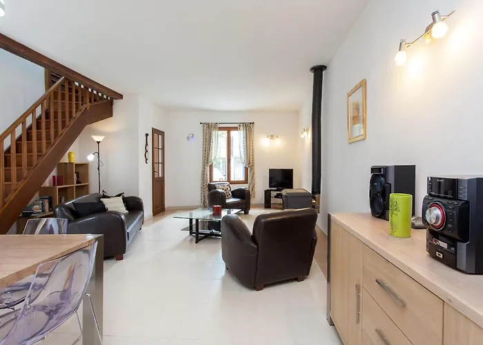 Hirondelle - A Beautiful In The Heart Of The Cathar Country *