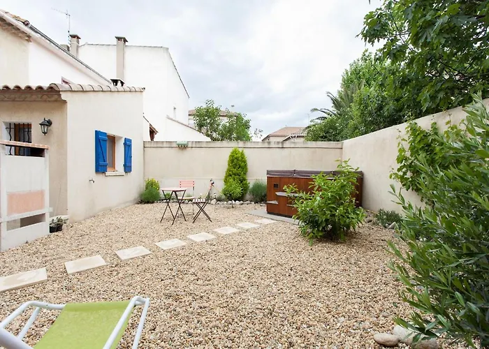 Hirondelle - A Beautiful In The Heart Of The Cathar Country *